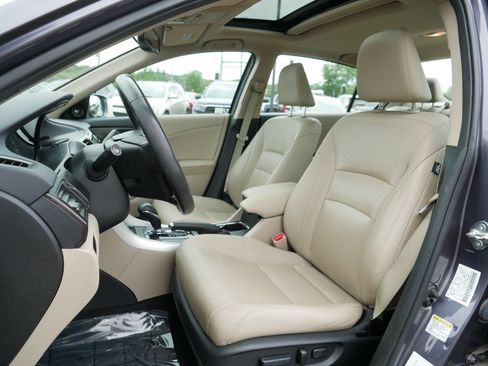 Used 2015 Honda Accord Touring image 14