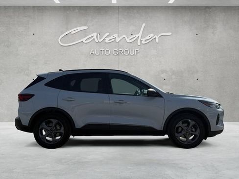 Certified 2025 Ford Escape ST-Line image 17