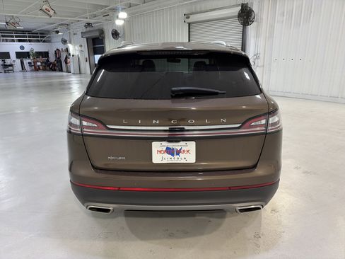 Used 2022 Lincoln Nautilus Reserve image 4