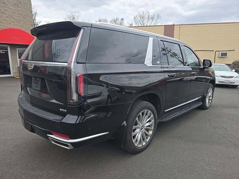 Used 2022 Cadillac Escalade ESV Premium Luxury image 2