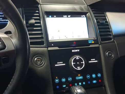 Used 2018 Ford Taurus SHO image 34