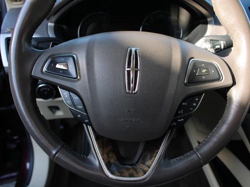 Used 2013 Lincoln MKZ image 29