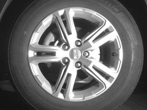 Used 2024 GMC Terrain SLE image 12