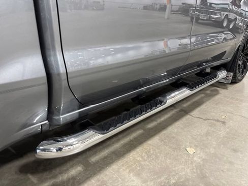 Used 2022 Chevrolet Silverado 1500 LT AWD/4WD image 12