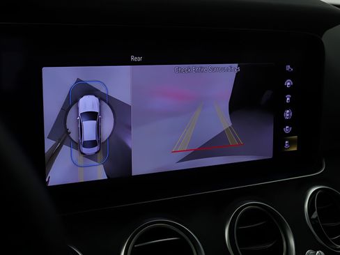 Used 2022 Mercedes-Benz E 350 Sedan image 13