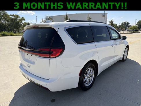 Used 2021 Chrysler Pacifica Touring-L FWD image 30