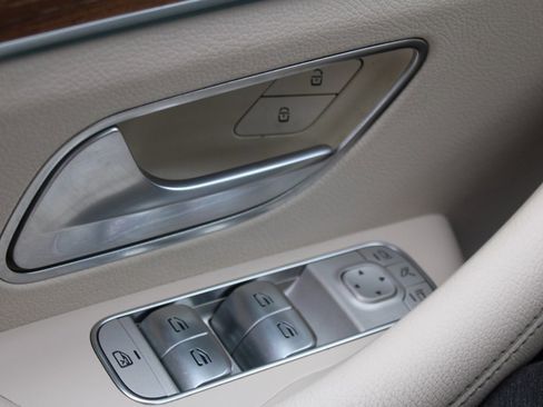 Certified 2022 Mercedes-Benz GLE 350 4MATIC w/ Premium Package image 12