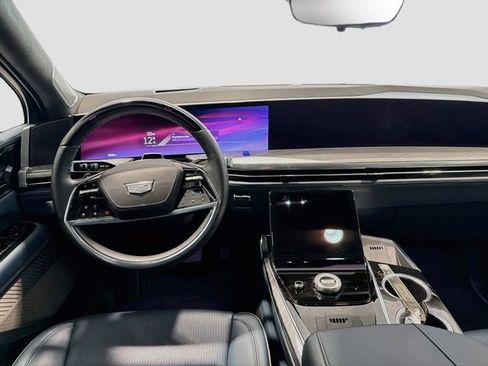 Certified 2025 Cadillac Escalade IQ Sport 2 w/ LPO, ONYX Package AWD/4WD image 22