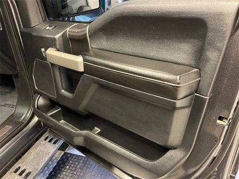 Used 2018 Ford F150 Raptor w/ Equipment Group 802A Luxury image 11