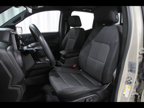 Used 2024 Chevrolet Colorado Trail Boss w/ Technology Package AWD/4WD image 5