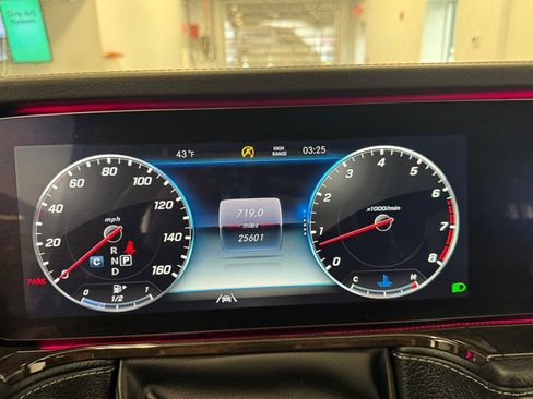 Used 2022 Mercedes-Benz G 550 G 550 image 31