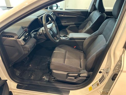Used 2025 Toyota Camry LE image 27