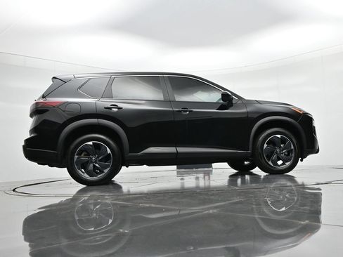 Used 2024 Nissan Rogue SV AWD/4WD image 21