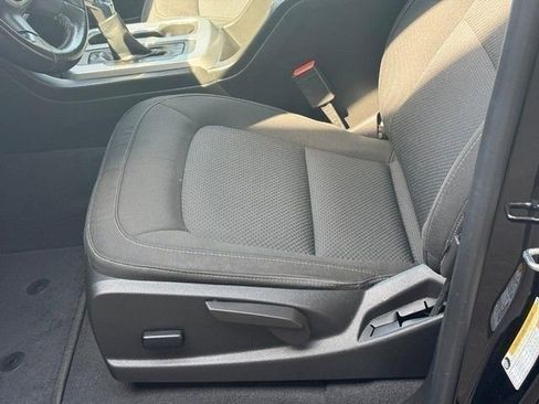 Used 2022 Chevrolet Colorado LT w/ LT Convenience Package image 16