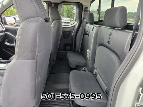 Used 2025 Nissan Frontier SV RWD image 12
