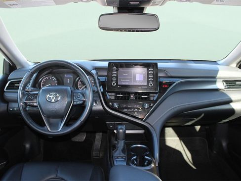 Used 2024 Toyota Camry SE image 20