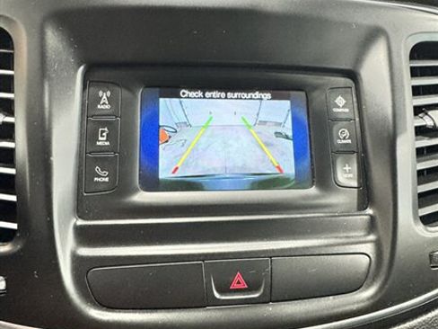 Used 2015 Chrysler 200 Limited w/ Convenience Group FWD image 9