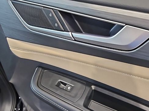 New 2026 Volkswagen Atlas Cross Sport SE image 12