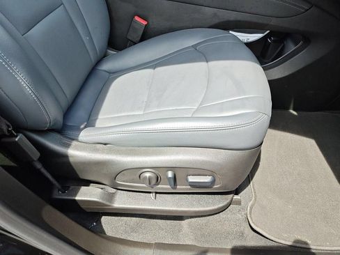 Used 2024 Buick Enclave Essence w/ Sport Touring Edition AWD/4WD image 40