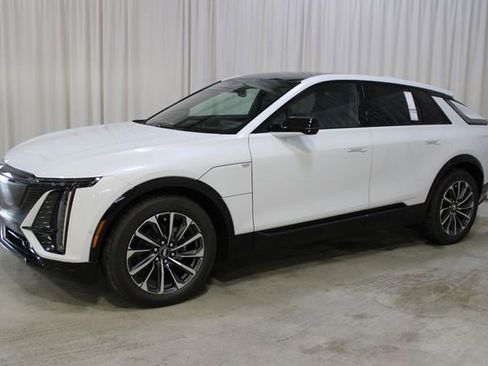 New 2026 Cadillac Lyriq Sport AWD/4WD image 28