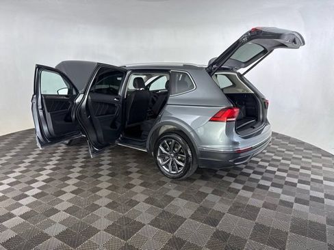 Used 2022 Volkswagen Tiguan SE AWD/4WD image 16