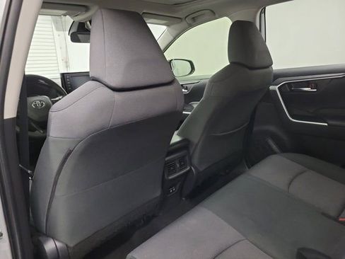 Used 2019 Toyota RAV4 XLE FWD image 13