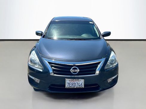 Used 2014 Nissan Altima 2.5 S w/ Sport Value Package FWD image 2