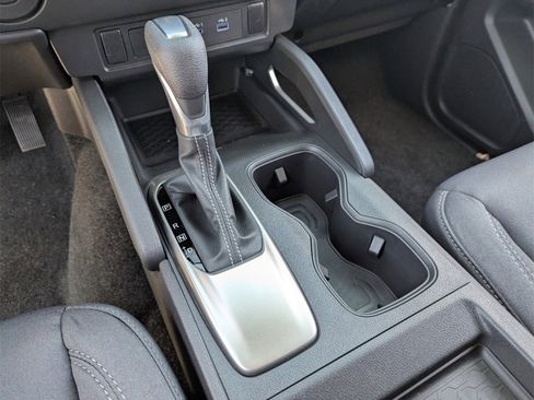 New 2025 Nissan Frontier SV image 18