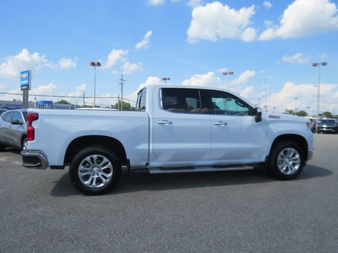 Certified 2026 Chevrolet Silverado 1500 LTZ w/ Z71 Off-Road Package AWD/4WD image 11