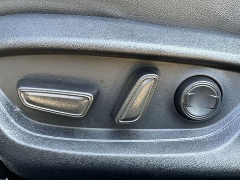 Used 2025 Toyota Camry SE FWD image 23