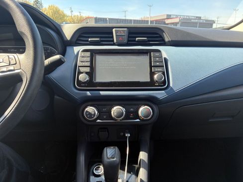 Used 2025 Nissan Versa SV FWD image 17