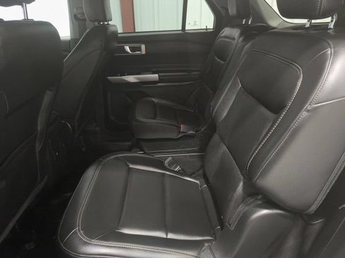 Used 2023 Ford Explorer XLT w/ Equipment Group 202A AWD/4WD image 16
