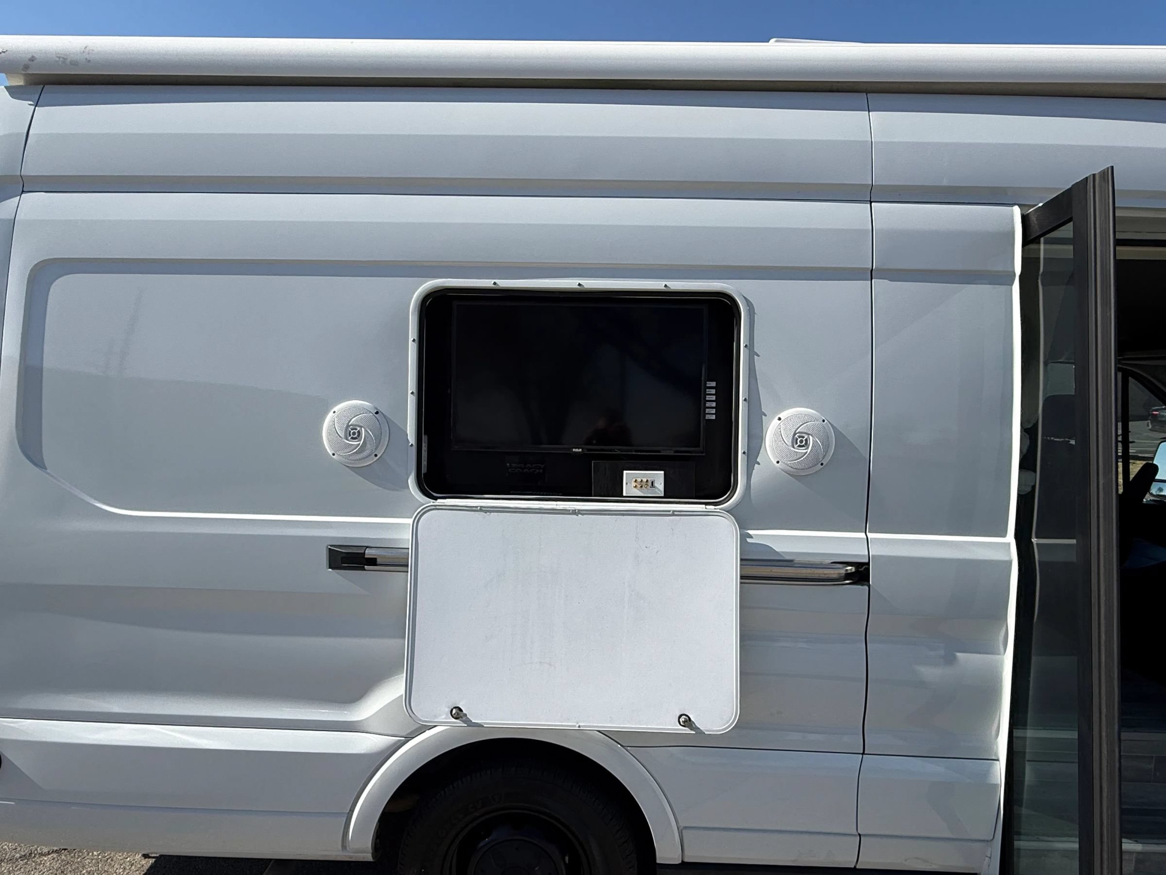 Used 2020 Ford Transit 350 148 High Roof Extended RWD image 9
