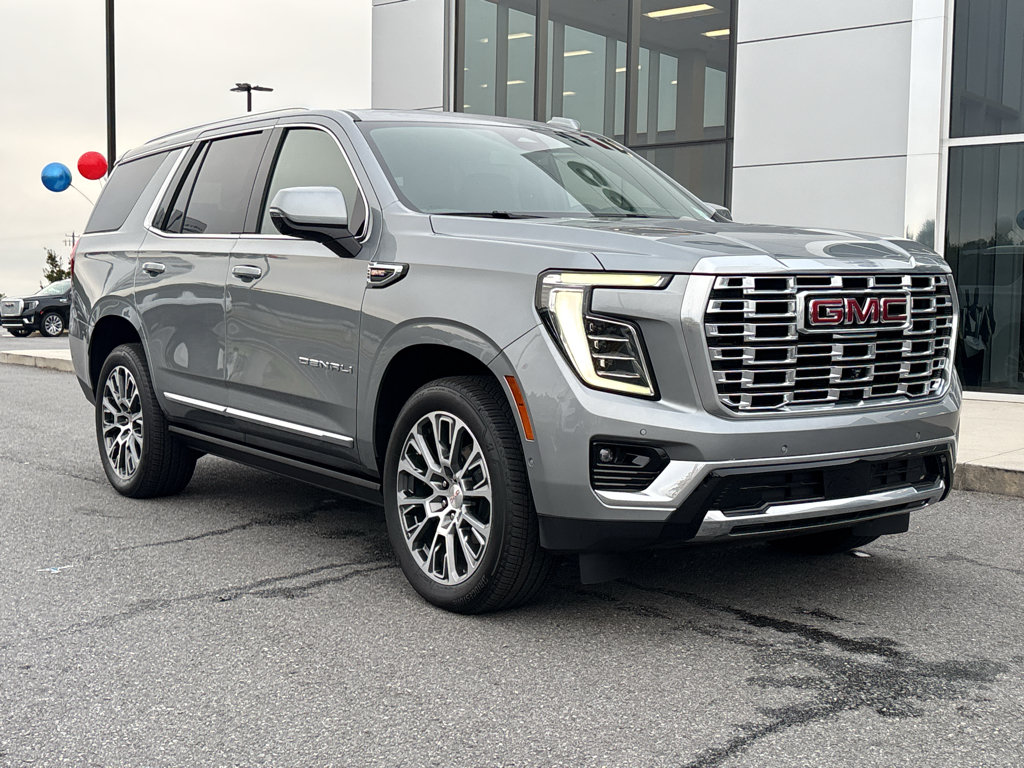 Used 2026 GMC Yukon Denali w/ Sun & Power Step Package AWD/4WD image 3