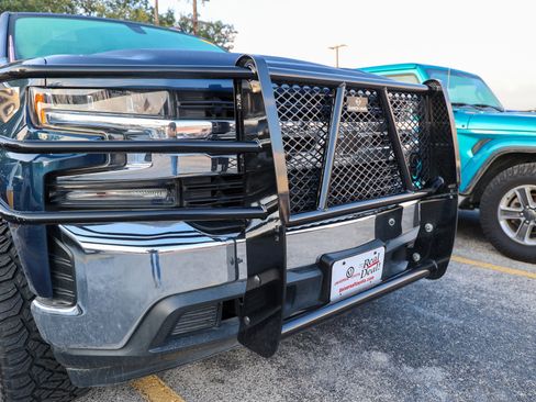 Used 2020 Chevrolet Silverado 1500 LT w/ Texas Edition RWD image 14