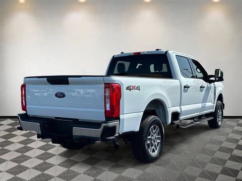 Used 2025 Ford F250 XLT AWD/4WD image 4