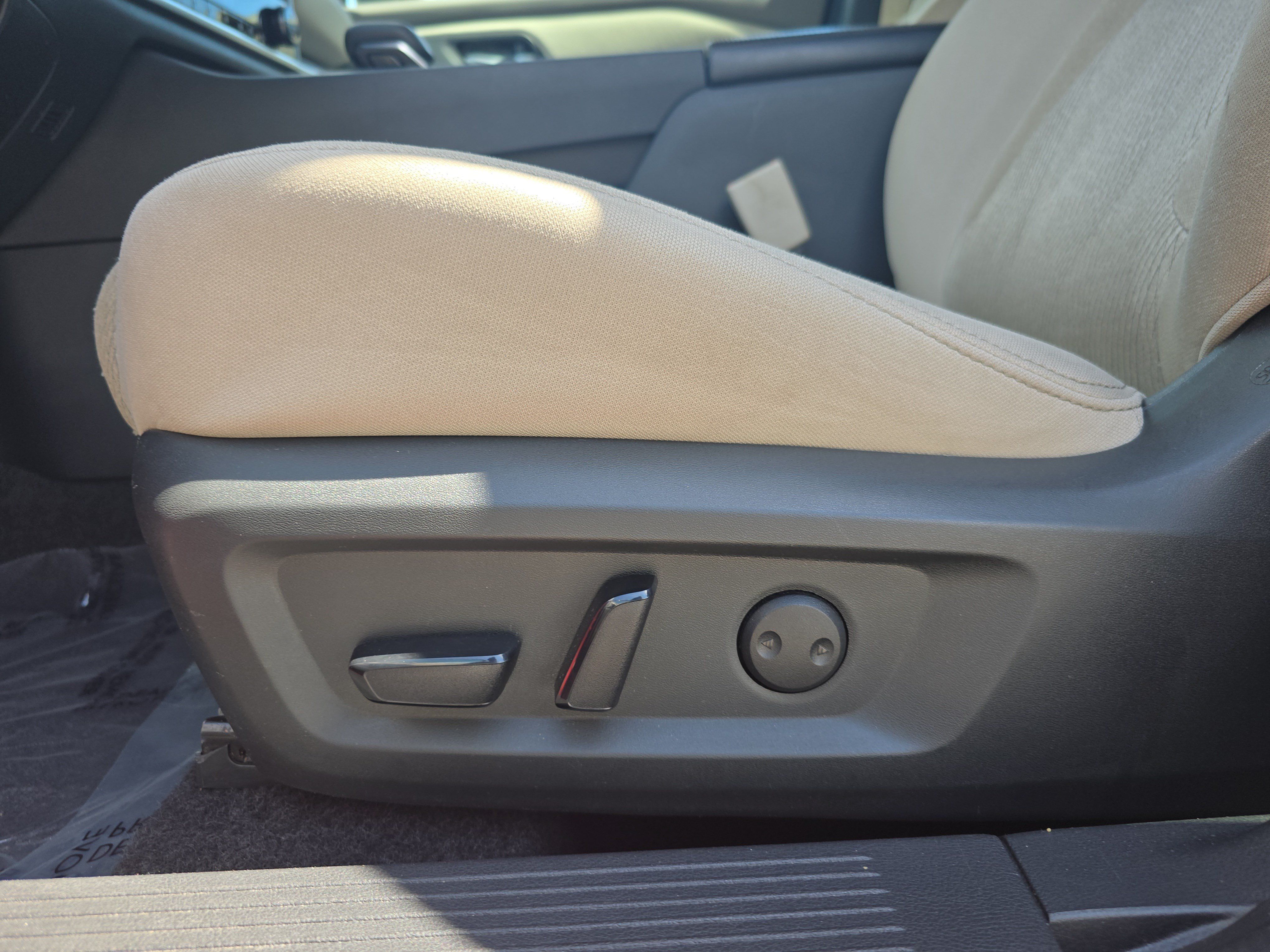 Used 2025 Nissan Rogue SV AWD/4WD image 25