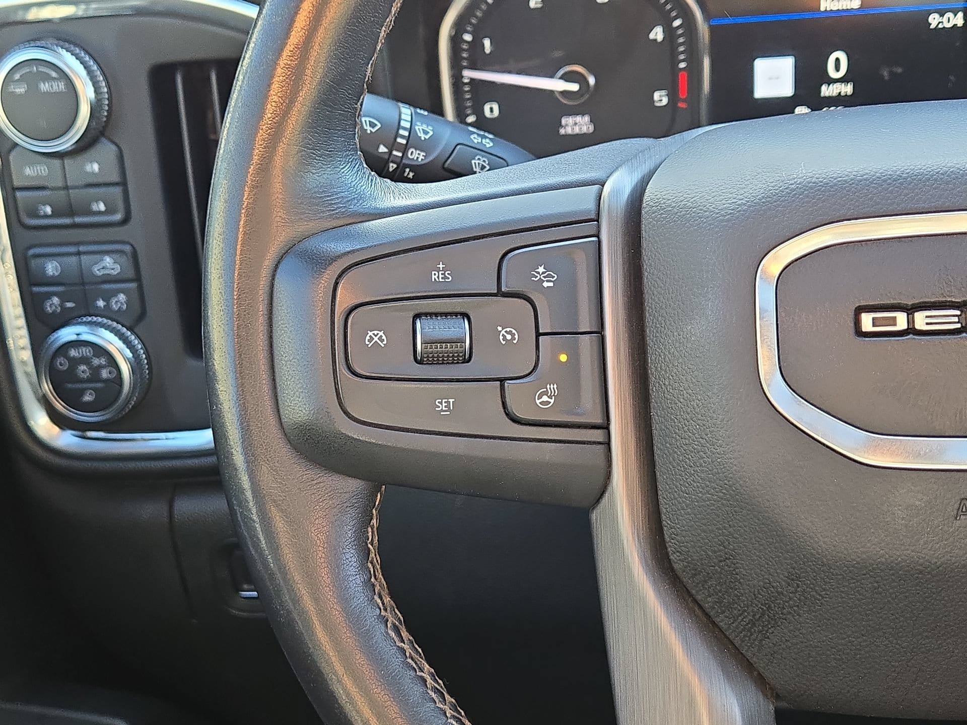 Used 2021 GMC Sierra 2500 Denali w/ Denali Ultimate Package AWD/4WD image 21