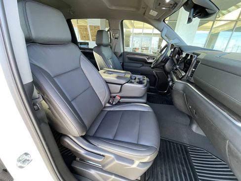 Certified 2026 Chevrolet Silverado 3500 LT w/ All Star Edition image 27