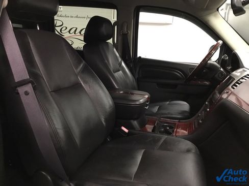 Used 2011 Cadillac Escalade EXT Luxury image 42