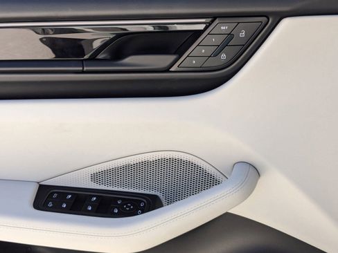 Certified 2024 Porsche Macan 4 Electric image 13