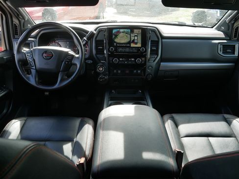 Used 2021 Nissan Titan PRO-4X w/ Pro-4x Convenience Package AWD/4WD image 10