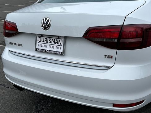 Used 2017 Volkswagen Jetta SEL image 5