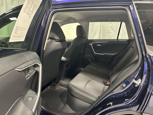 Used 2025 Toyota RAV4 XLE AWD/4WD image 43