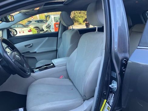 Used 2013 Toyota Venza LE image 14