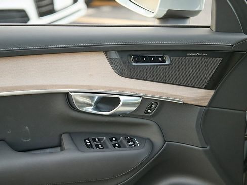 New 2026 Volvo XC90 B6 Plus w/ Protection Package Premier image 10