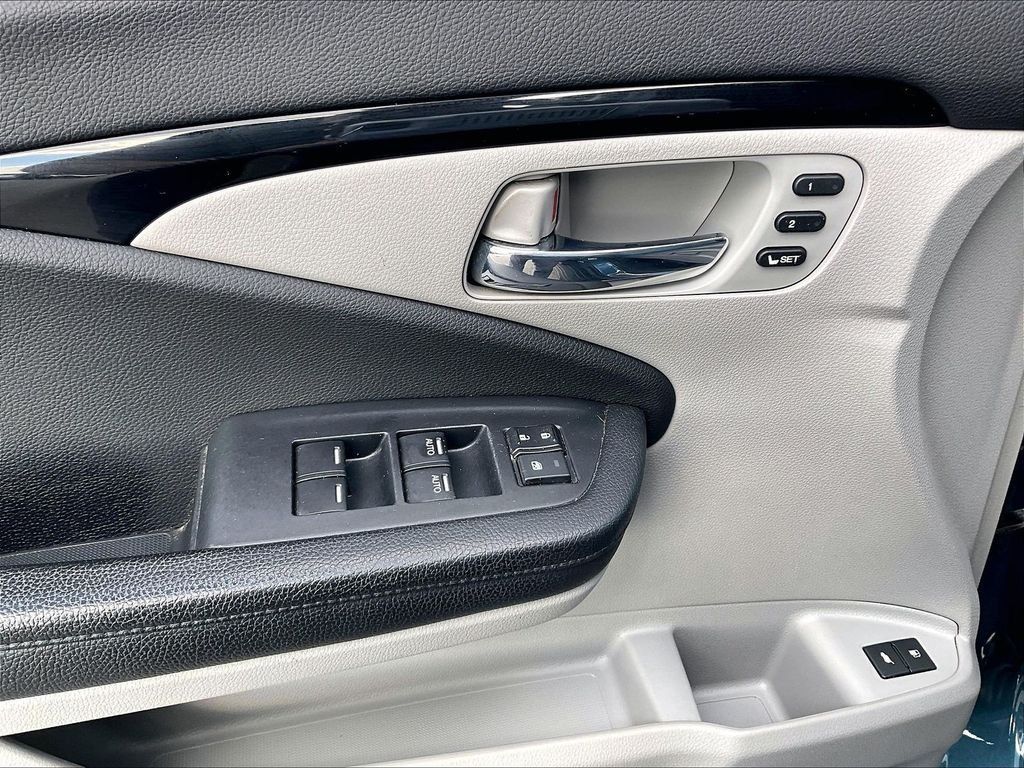 Used 2016 Honda Pilot Elite image 39
