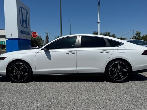 Used 2025 Honda Accord Sport image 2
