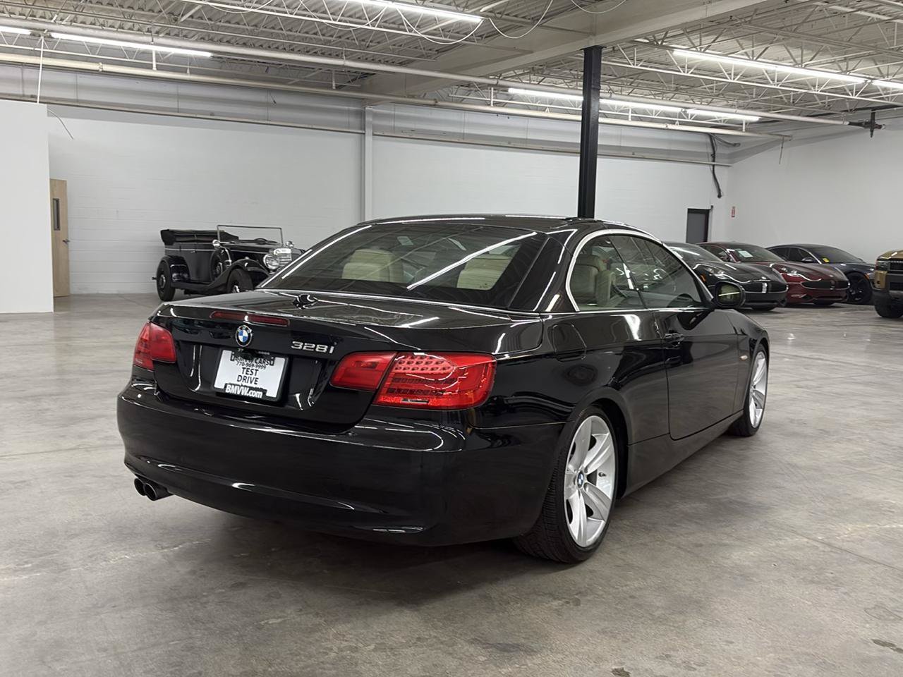 Used 2011 BMW 328i Convertible w/ Premium Pkg RWD image 7