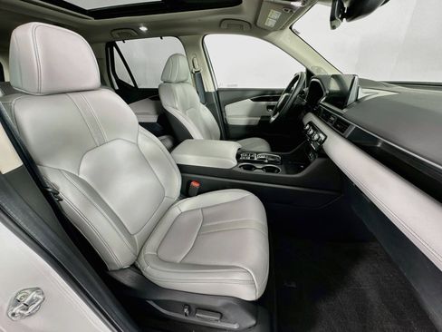 Certified 2024 Honda Pilot Touring image 31